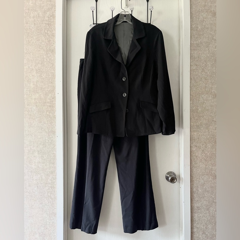 Isda & Co Black Suit Set